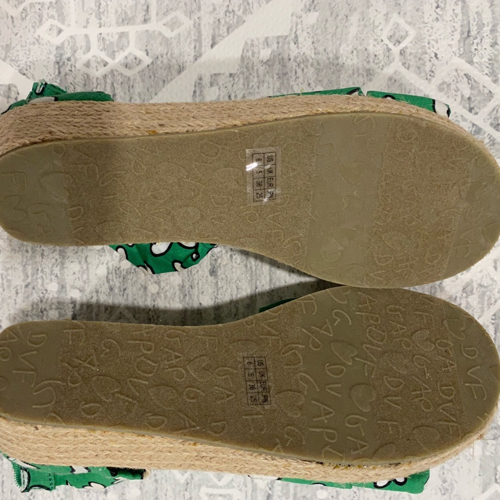 Diane Von Furstenburg x Gapkids espadrilles size 6 (fits size 7 women) - Picture 2 of 5